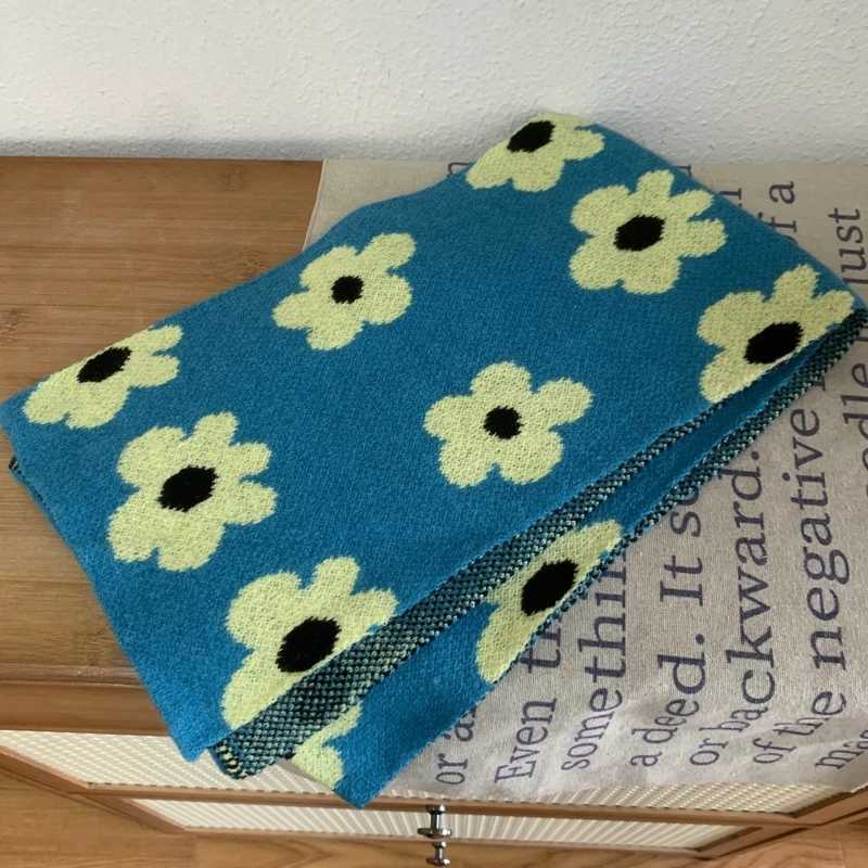 Knitted Scarf Heart Scarf Floret Scarf Thickened Warm Winter Womens Scarves Christmas New Year Gifts For WomenXJ250905