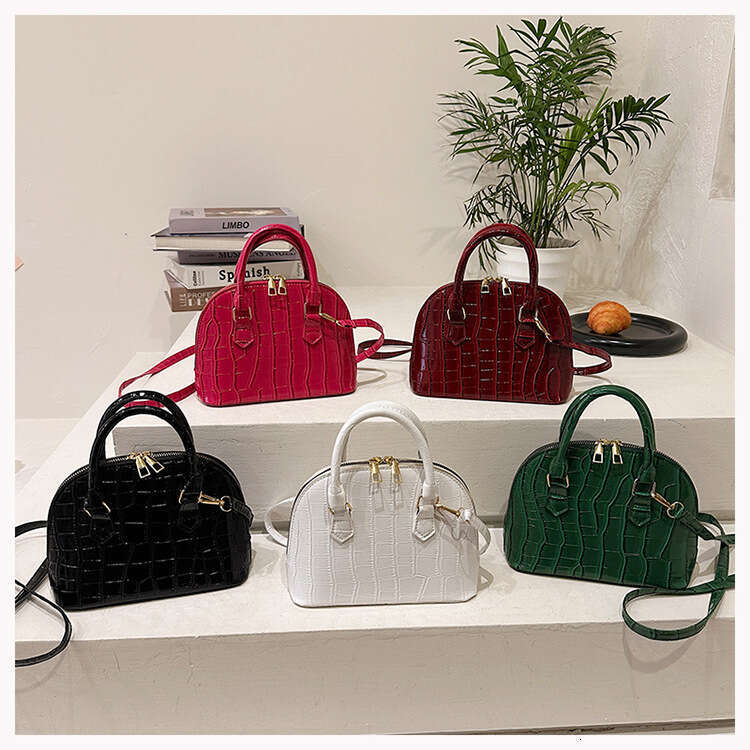 High-End Small for Women 2023 New Versatile Solid Color Elegant Shoulder Crossbody Crocodile Pattern Handbag Shell Bag