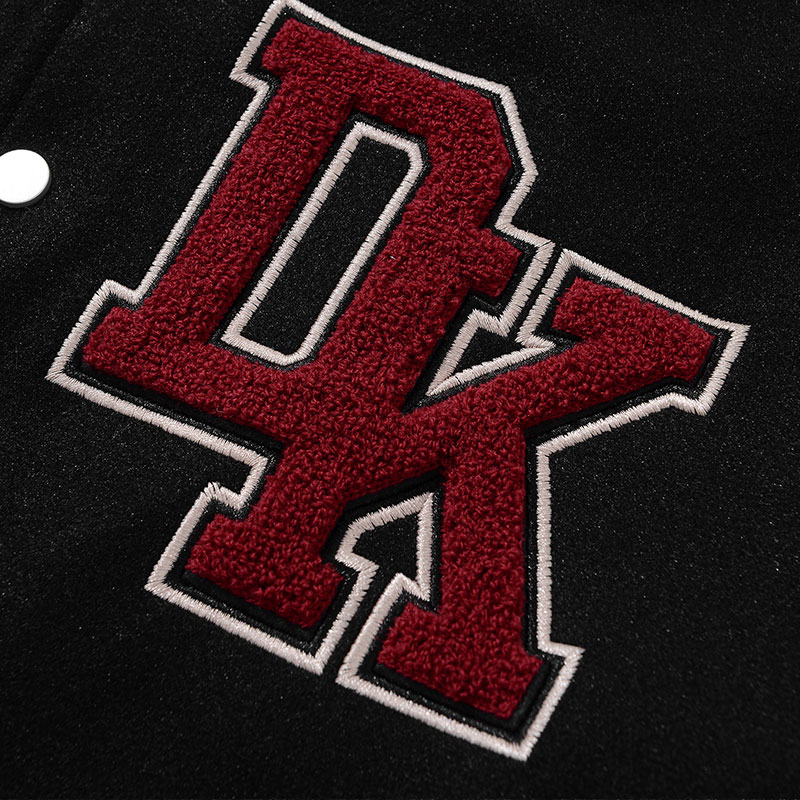 Flip collar embroidered baseball jacket for men and women in spring and autumn, new high street retro couple stand collar jacket1