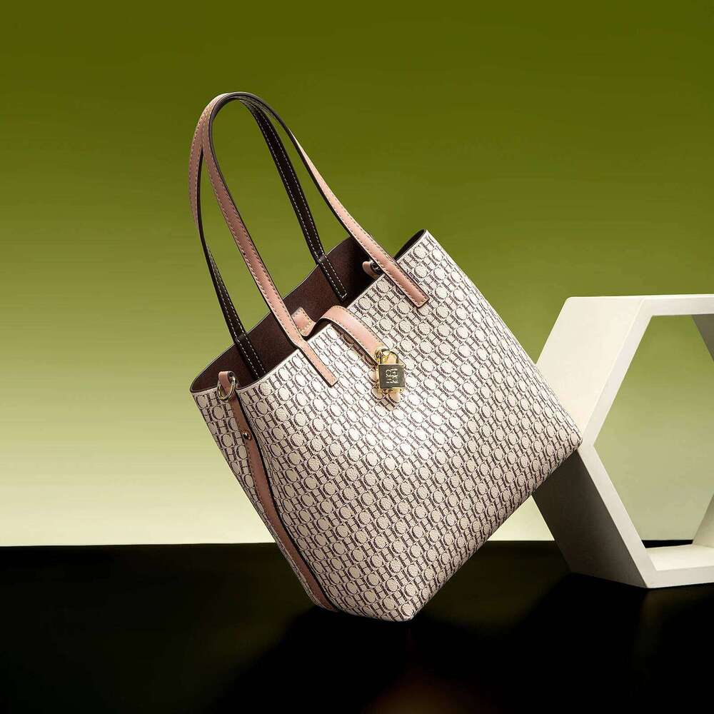 Fashionable Classic Retro New Bucket Letter Versatile Large Capacity Women's Single Shoulder Bag