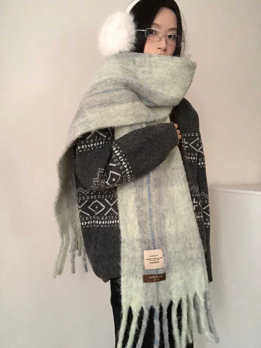 Woolen Plaid Scarf For Women Green Brightening Warm Atmosphere ColdProof Thickened Soft And Glutinous ShlXJ250905