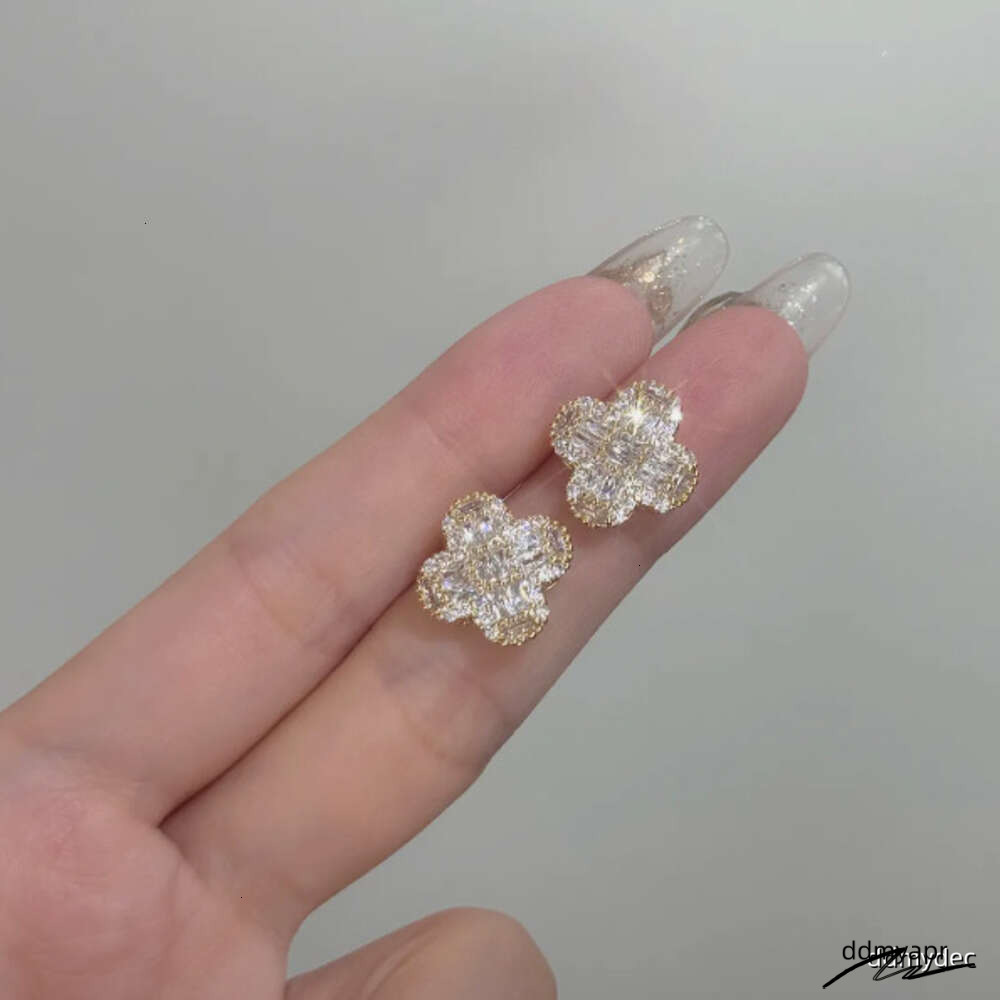 Four-Leaf Clover ddmydec Shiny Stud Earrings ddmydec