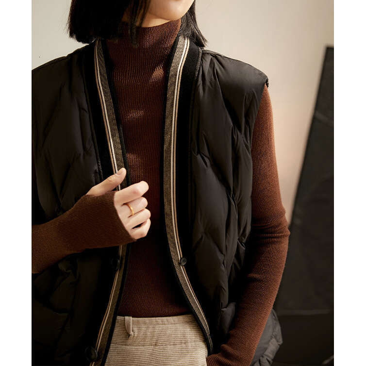 High-End White Melad Style Brown V-Neck Outerwear Inner Wear Duck Down Vest Jacket B5