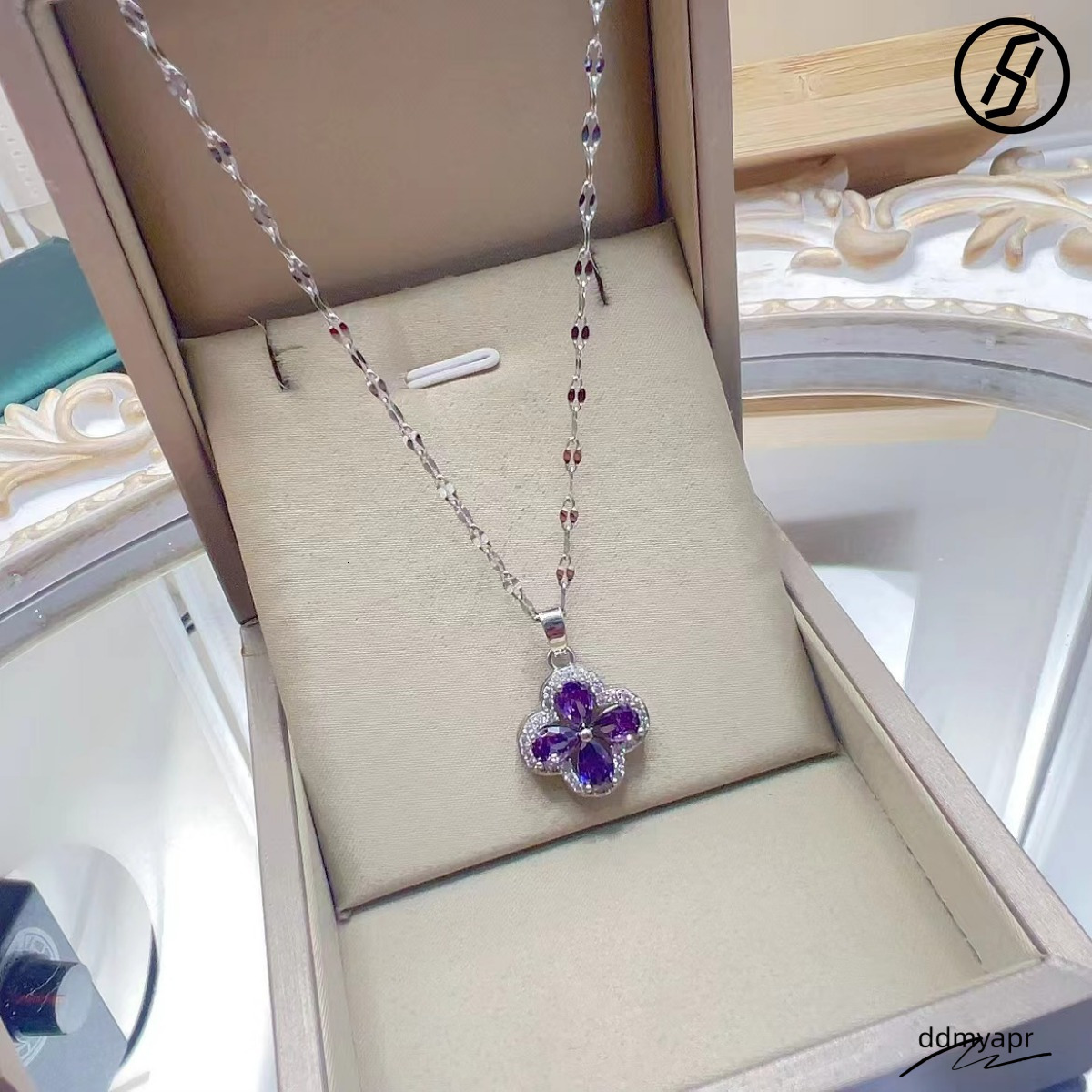 Micro-Inlaid Zircon Violet Four-Leaf Clover Accessories Titanium ddmyday Steel For Women Light Versatile Clavicle Chain Designer Necklace