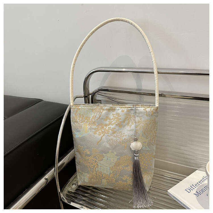 Super Popular Niche Chinese for Women 2024 New National Shoulder Underarm Handheld Ancient Style Hanfu Bucket Bag