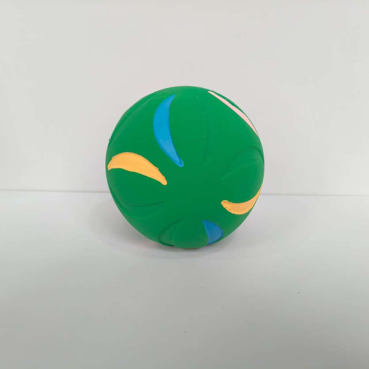 Latex Ball Chewy Dog Toys 9cm Eco-Friendly Non Toxic Bouncy Squeaky Balls for Canine Furry Pet Toys For Small and Medium Dogs 2pcs/Pack