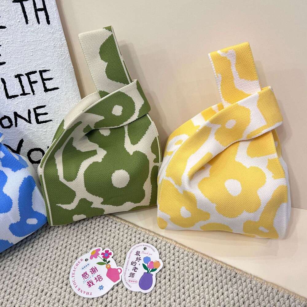 2025ins Spring and Autumn Floral Women's Handbag Versatile Knitted Wrist Single Shoulder Bucket Bag Tote