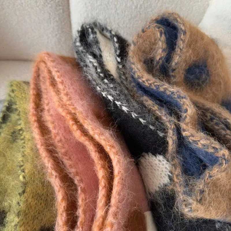 New Korean Version Polka Dot Knitted Womens Scarf Autumn Winter Fashion Double Sided Warm Soft Female Muffler Thermal SarvesXJ250905