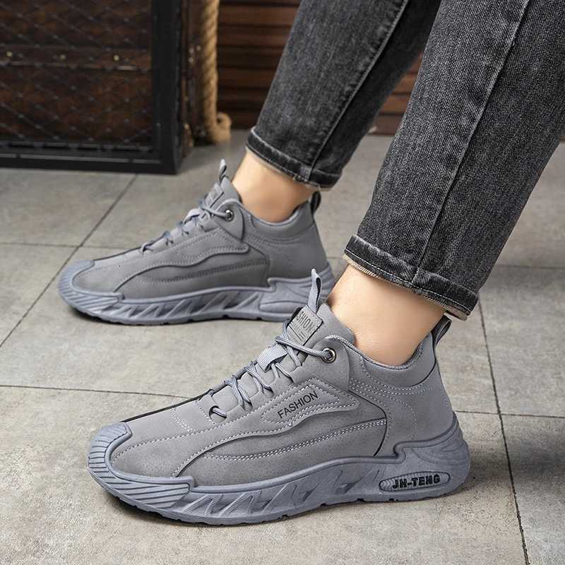 Casual sports shoes fashionable largesized running vulcanized shoes breathable spring and autumn mens largesized shoes Z250905