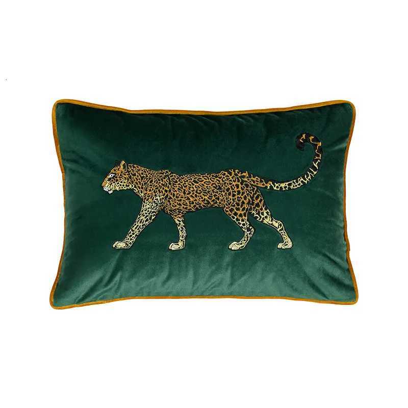 s Luxury Green Sofa Decorative Cover Golden Leopard Embroidery Velvet Cushion 35x50 Home Floor Seat Chair Decoration Y250905gb