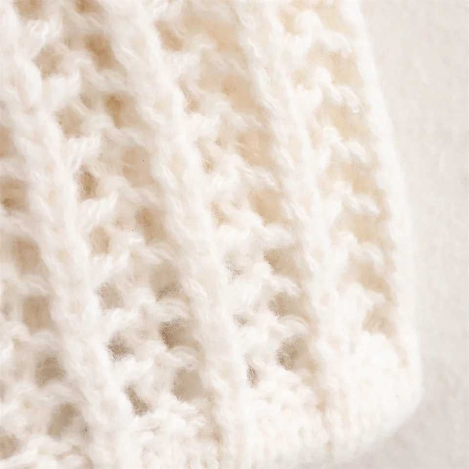 TRAF Autumn New Product Womens Fashion Casual Face Decoration Design Round Neck Short Sleeve Sweater Top Z250905