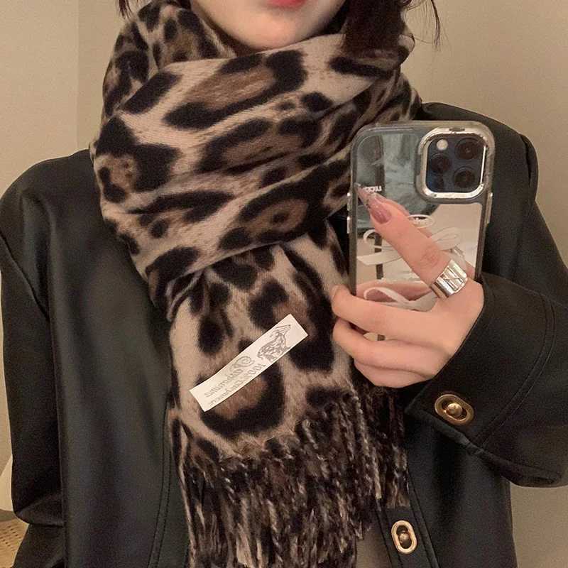 Leopard Tassel Scarf Female Retro Winter Thickened Warm Shl Embroide Classic Y2K Korean Gothic Scarf Nightclub PartyXJ250905