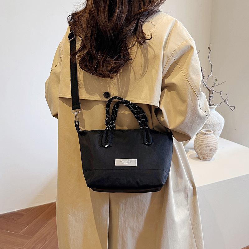 Designer Women's Commuter Handbag 2025 New Fashionable Nylon Bag Casual Shoulder Bag