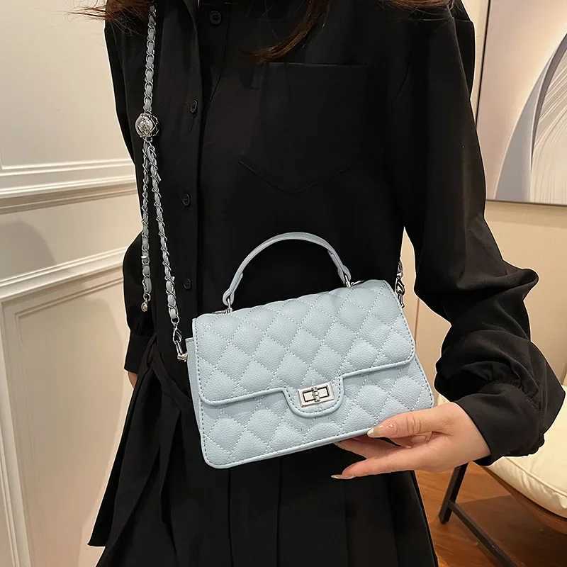 Small Square Lattice Chain Crossbody Bag Womens Shoulder Handbag Simple Handheld Underarm Bag Hot Sale Of The Season New Versat Z250903