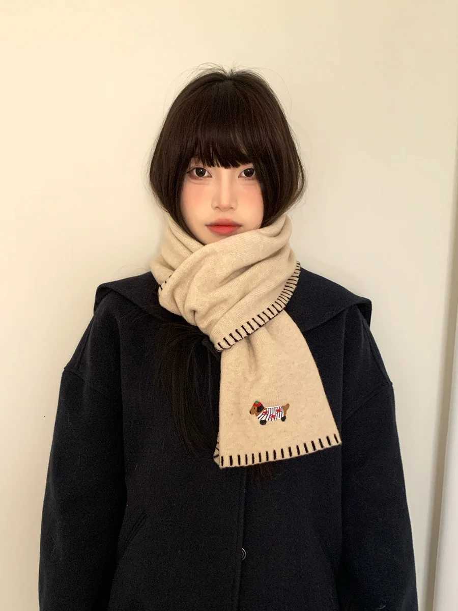 Christmas Red Small Dog Scarf For Women Autumn And Winter Small Public Warmth Cold Embroidery Versatile Neck Protection ScarfXJ250905