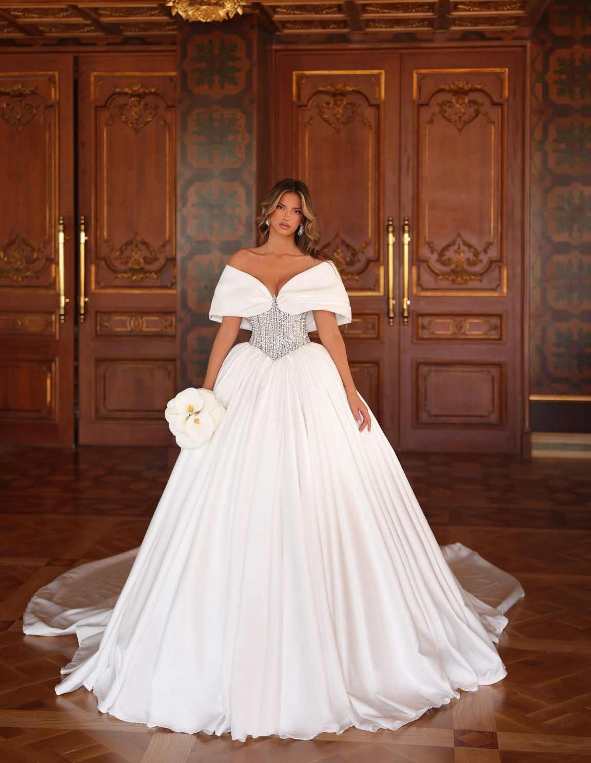 Gorgeous Crystal A Line Wedding Dress Off Shoulder Beading Pleats Bridal Gowns Customized Robe De Mariee