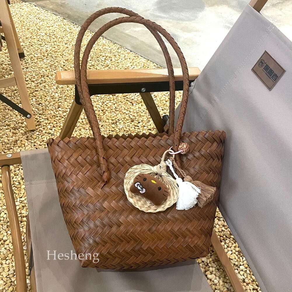 Spring Summer Beach Vacation Woven 2024 New Rattan Handbag Straw Casual Shoulder Bucket Bag