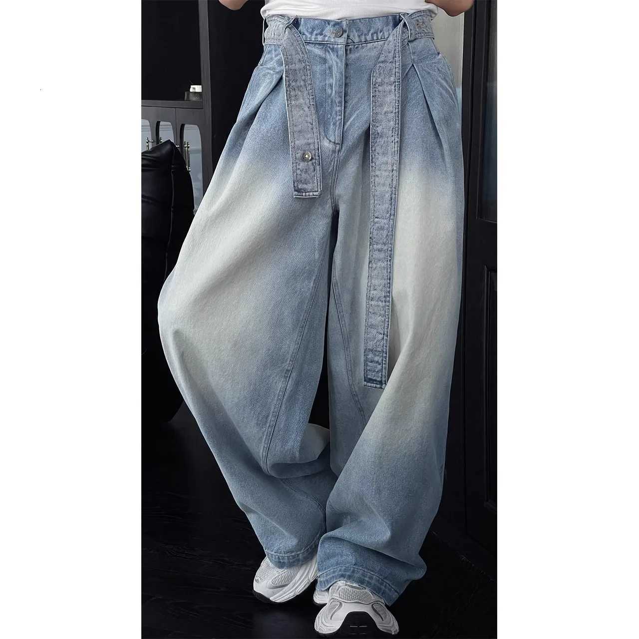Mens 2025 New Original Design Fashion Pocket Belt Jeans Mens Loose Comfort Wideleg Curved Trousers Male Straight Denim Pants W250905