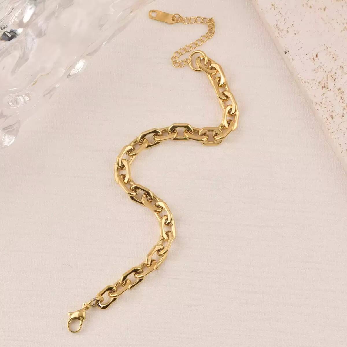 Hot Selling 6mm Gold Stainless Steel Mens Link Chain Bracelet Custom Fashionable Welded Fine Jewelry Chain Link Bracelets