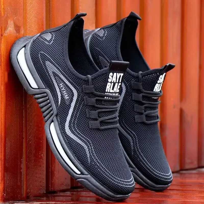 2025 Hot Sale Men Tennis Shoes Breathable Nonslip Platform Fashion New Korean Running Shoes Black Sneakers Shoes for Outdoor Z250905
