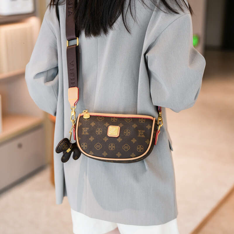 Designer Bags Shoulder Bag Wide Strap Dumpling Bag 2025 New Letter Printed Versatile Shoulder Crossbody Bag for Women