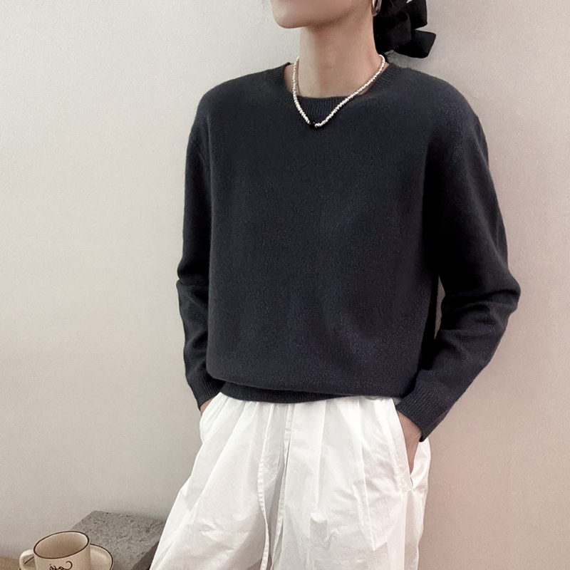 Womens Solid Color Pullover Sweater - Soft Knit Round Neck Top for Autumn & Winter
