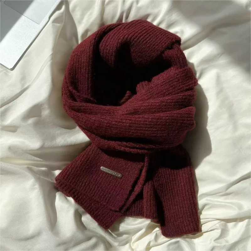 High Quality Classic Wool Solid Scarf Men Women Winter Autumn Knitted Thick Warm Soft Muffler Male Female Korean Version ScarfXJ250905