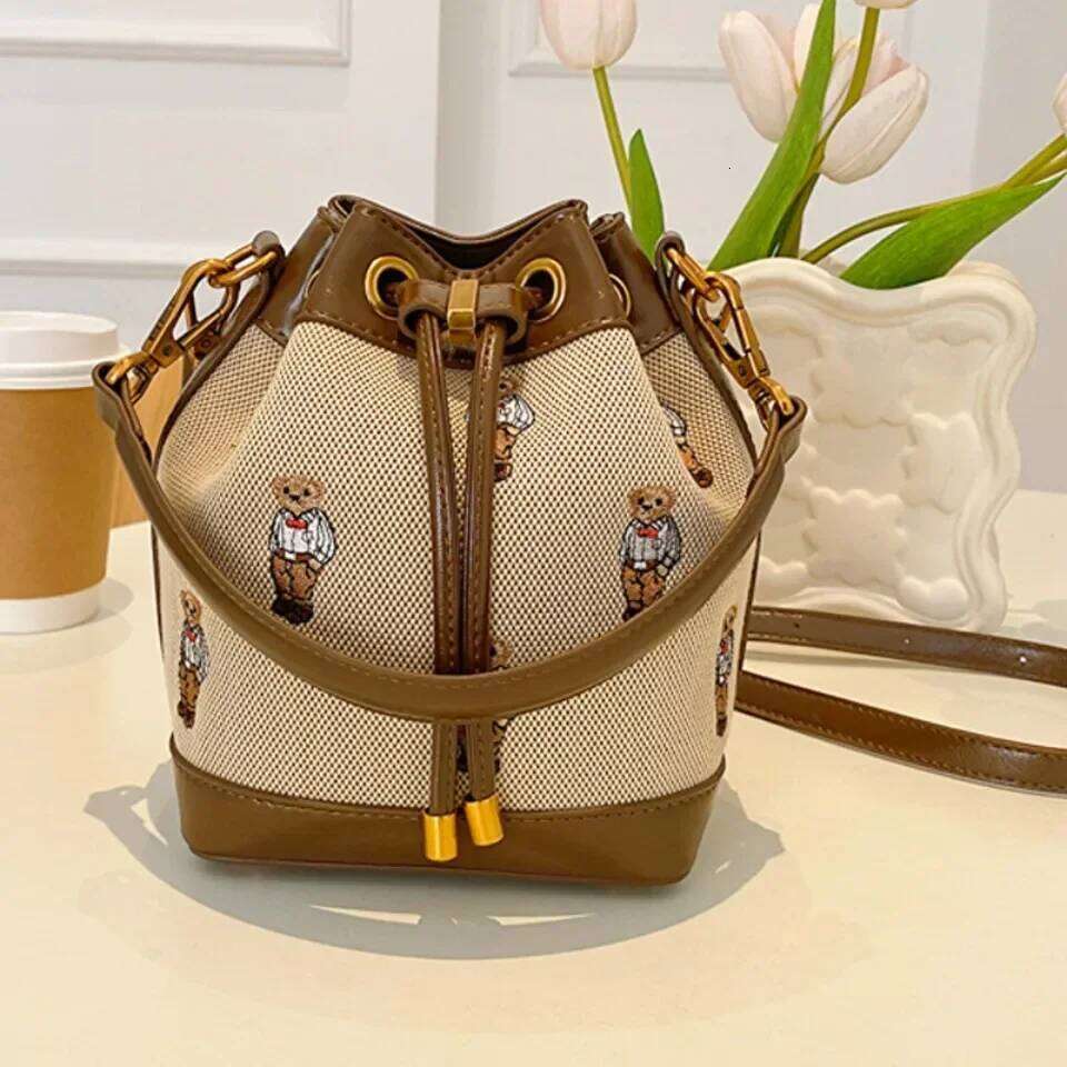 Drawstring Bucket Women's Crossbody Messenger Large Capacity Handheld Shoulder Armpit Bag