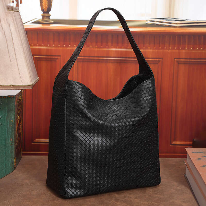 Trendy Fashion Simple Shoulder Bag Spring New Casual Large Capacity Couple Crossbody