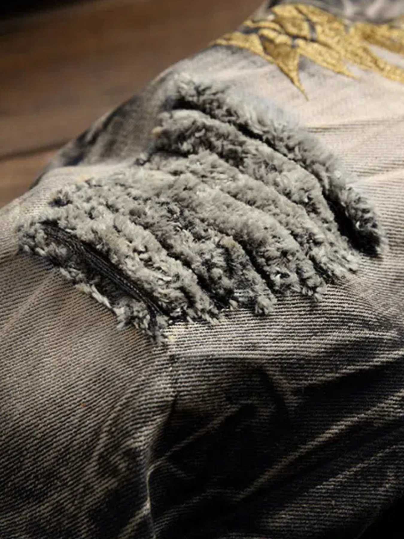 Jeans Men Street Personality Embroidered Wings Ripped Denim Pants Vintage Biker Pants W250905
