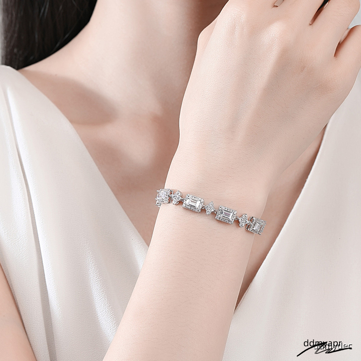 2025 Choucong Top ddmydec Sell Wedding Bracelets Jewelry White Gold Fill Princess Cut 5A Cubic Zircon CZ Dia Gemstones Party Women Charm Bangle Gift d