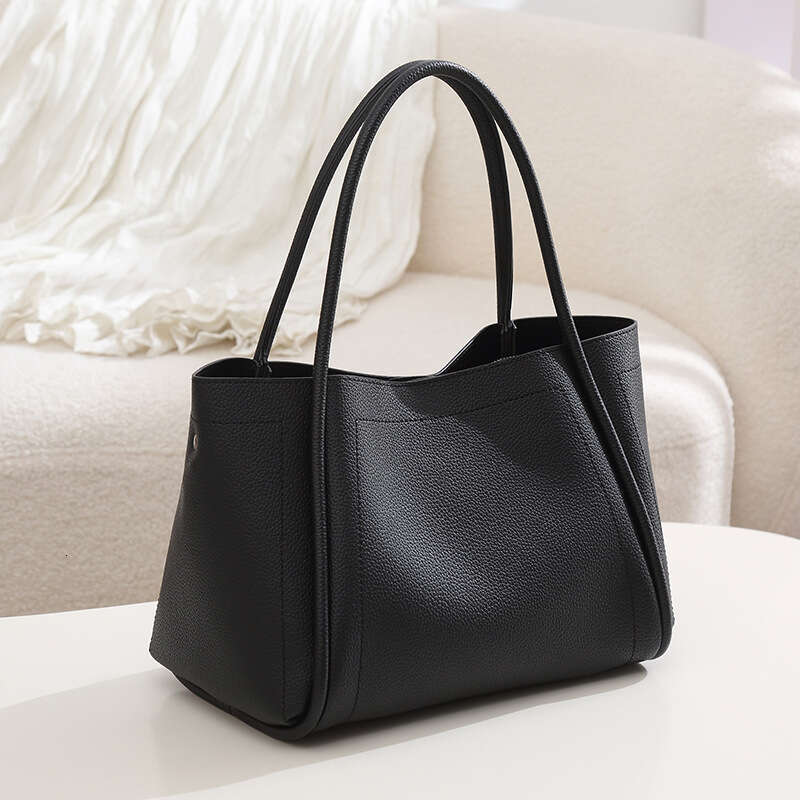 2025 Niche Commuter High-Quality Summer Fashion Versatile Large Capacity Crossbody Shoulder Handbag