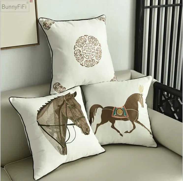 Luxurious China Art Horse Embroidery Cushion Cover Home Decoration Cotton Canvas Geometric Pillow Cover 45x45cm Sofa PillowCase D2509051