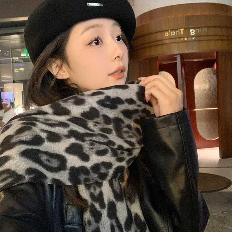 Leopard Tassel Scarf Female Retro Winter Thickened Warm Shl Embroide Classic Y2K Korean Gothic Scarf Nightclub PartyXJ250905