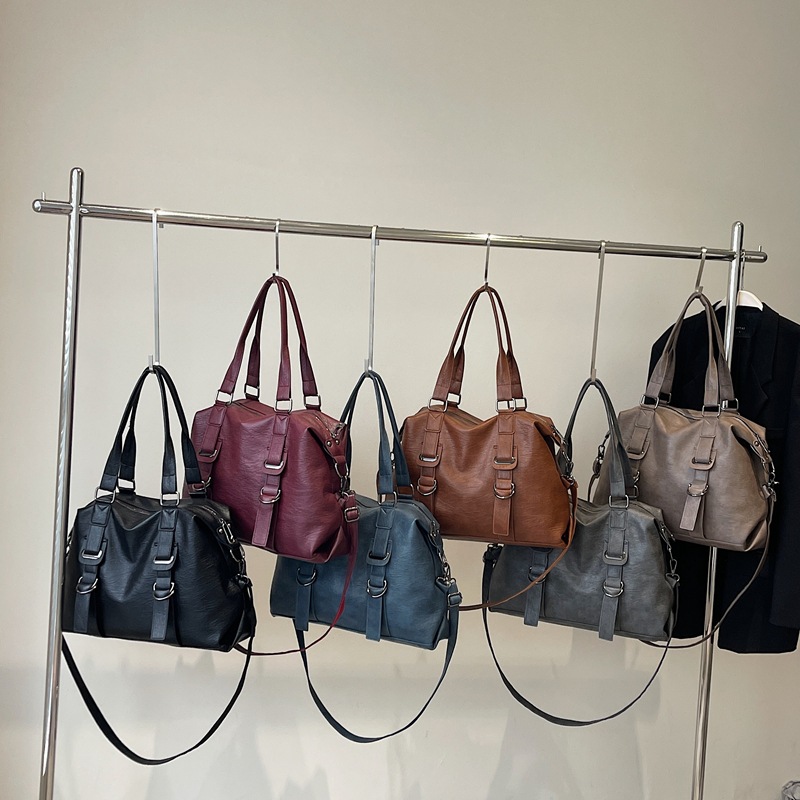 2025 New Popular Free Shipping Designer Large capacity winter versatile new fashion shoulder textured handheld commuting womens bag