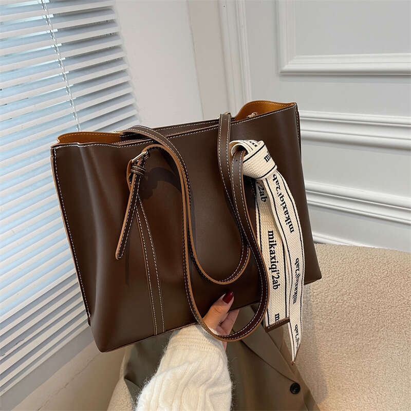 Large Capacity Women's 2024 New Fashion Tote College Student Class Shoulder Commuting Bag