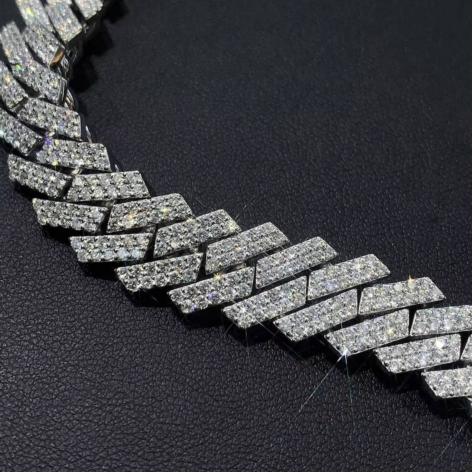 VOAINO Full Pave Cuban Chain Round Brilliant Cut Simulated Diamonds 18K White Gold Plated Hiphop Link Necklace Unisex Gift