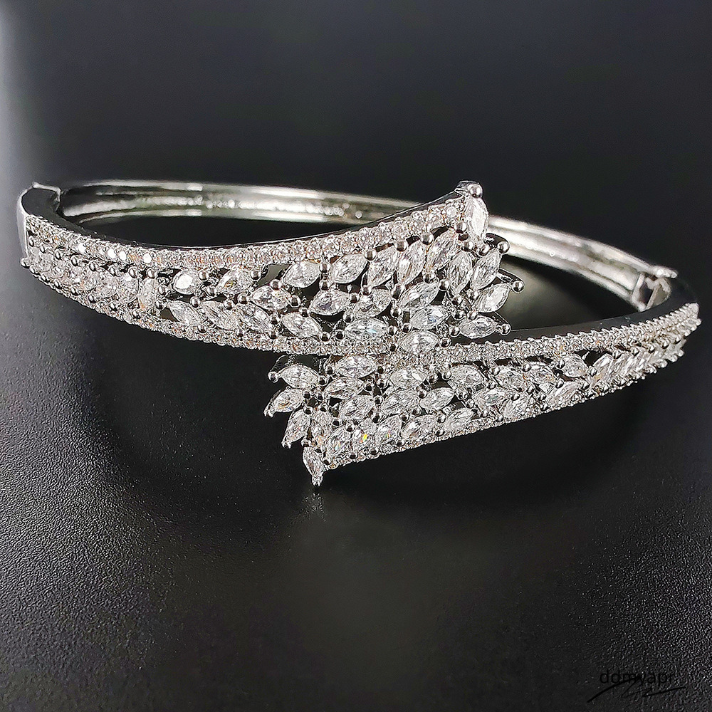 2024 Choucong Top Sell Open Bangle Jewelry Sterling Sier Fill Marquise Cut 5A Cubic Zircon Party Ddmydec Women Wedding Cross Bracelet Gift