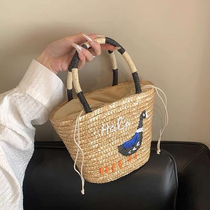 Summer Beach Vacation Straw Woven for Women 2025 New Large Capacity Tote Basket Bucket Bag