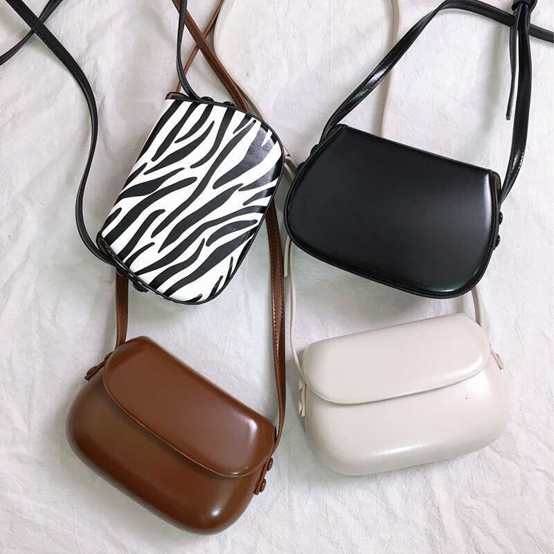 Korean Zebra Pattern Horse Hoof Saddle 2022 New Mini Crossbody for Women Versatile Ins Style Phone Small Bag Trendy
