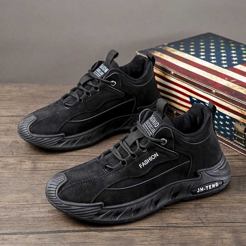 Casual sports shoes fashionable largesized running vulcanized shoes breathable spring and autumn mens largesized shoes Z250905