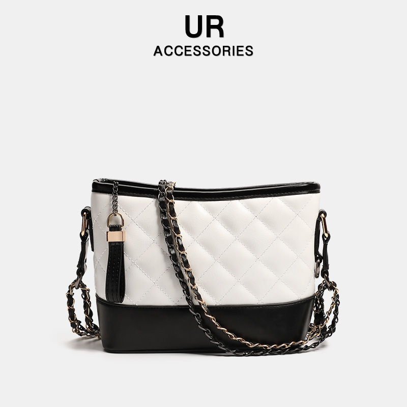 2025 New Women's With Stray Back And Double Color Chain Niche Single Shoulder Crossbody Dia Grid Bag, Water Bucket Bag fashion Designer
