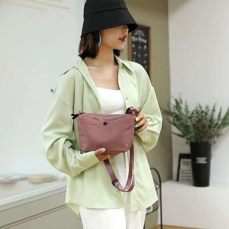 2023 Summer New Lightweight Dumpling Crossbody Versatile Small Korean Version Ins Simple Women's Bag