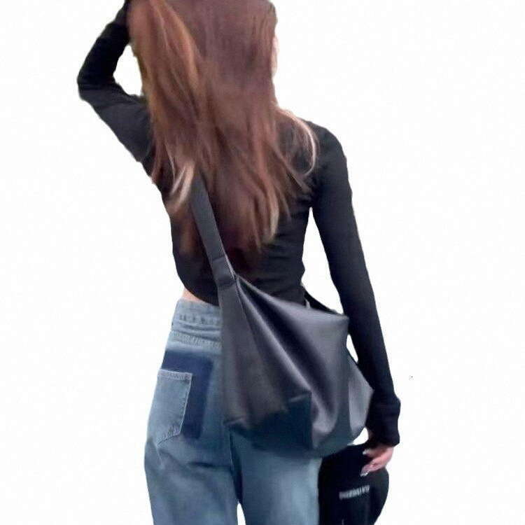 Women's High-End Tote 2025 New Soft-Sided Large Capacity Shoulder for Class and Commute Niche Crossbody Bag