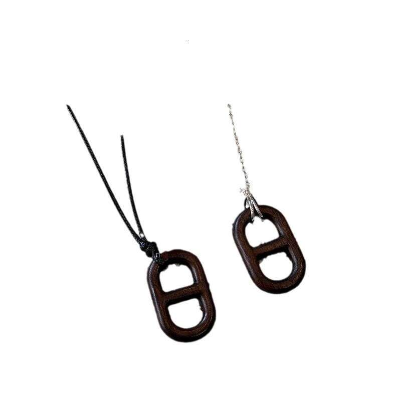 Pig Nose Pendant Leather Cord Necklace for Women, Niche Design Sweater Chain, Versatile and Elegant Sweatshirt Chain