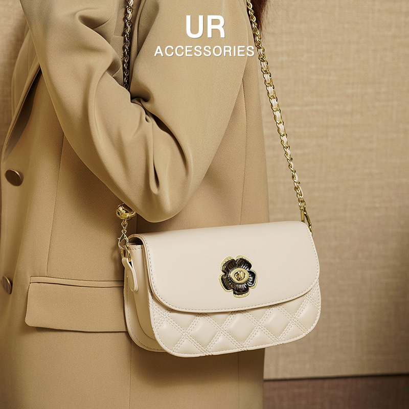 2025 New Daily Versatile Milk Box Single Shoulder Crossbody Soft Leather Camellia Women's Chain Bag fashion Designer