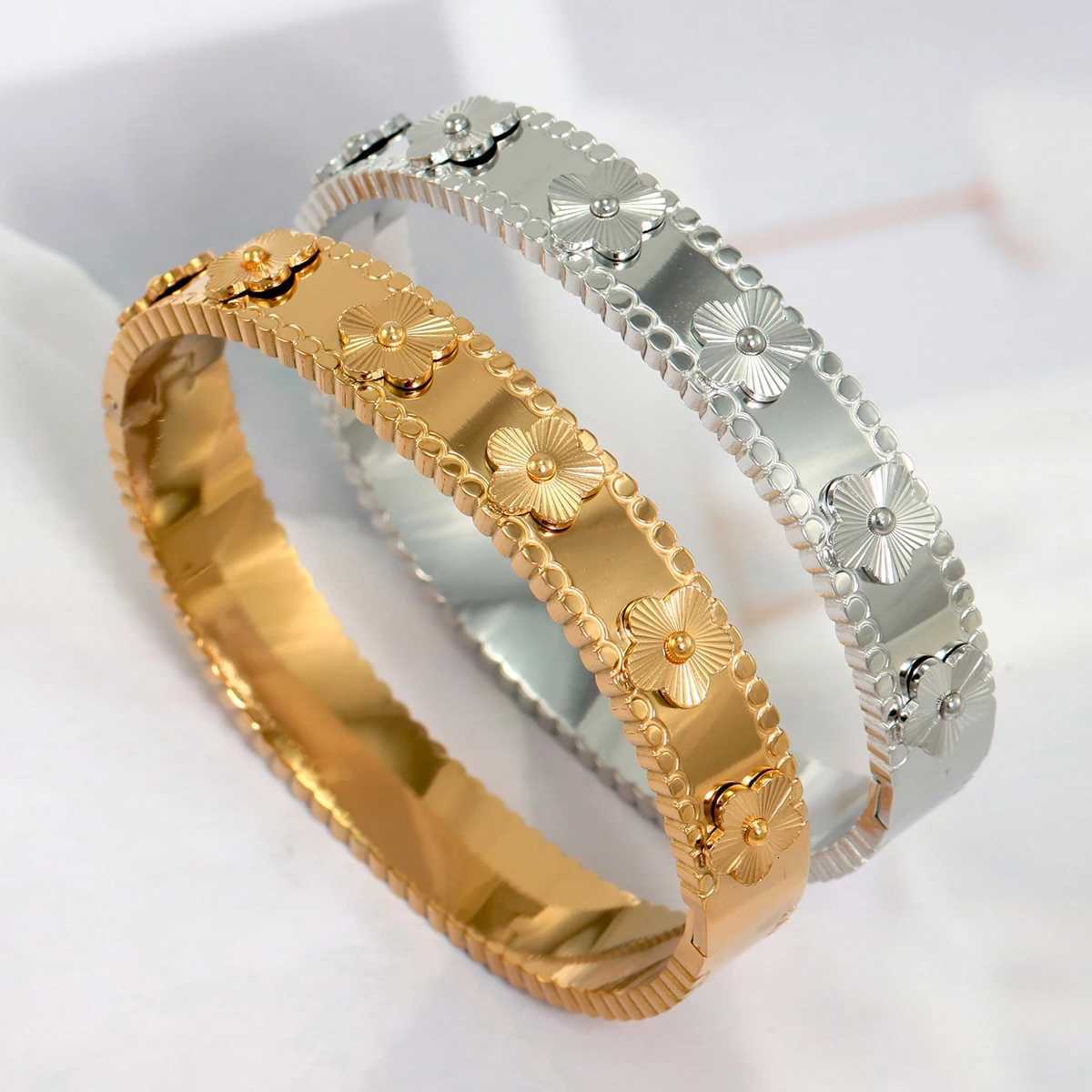 luxury New Fashion Gold Color Stainl Steel Hot Selling Plumboss Bangles For Wen Luxury Five Flower Bracelet Jewelry Gift S250905
