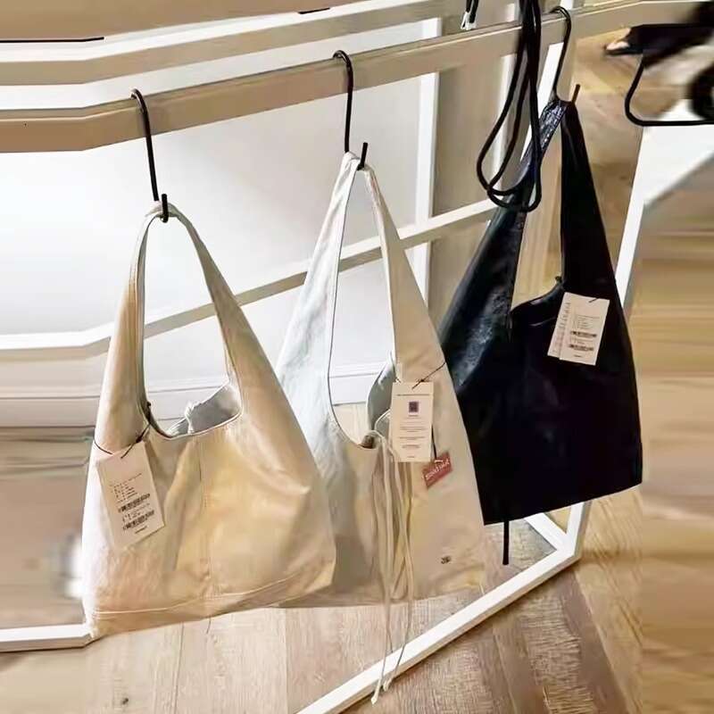 Korean Niche New Depound Tote Bowknot Large Capacity Underarm French Commuting Makeup Bag for Women