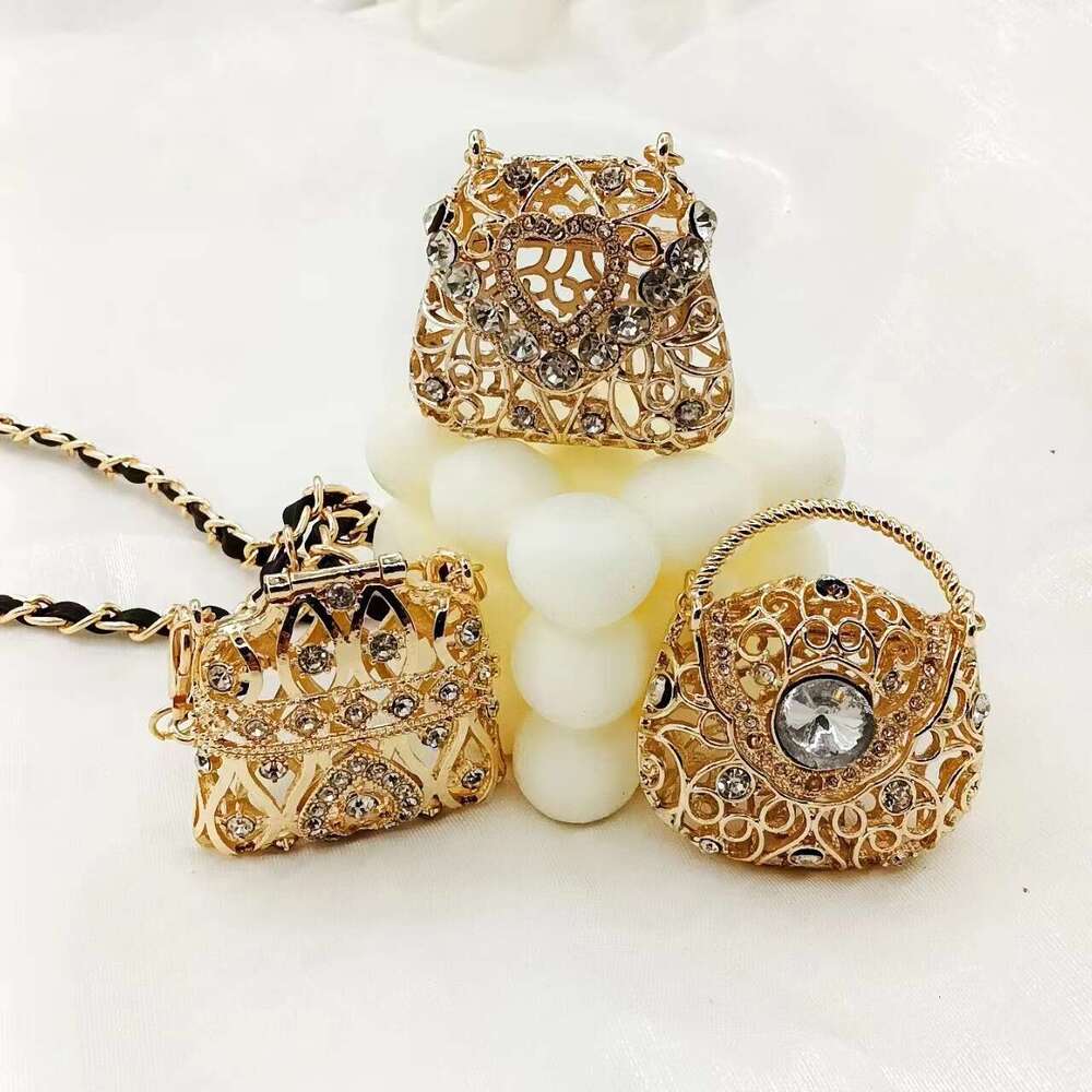 Mini Hollow Metal Decor Small New Style Diamond-Encrusted Pearl Chain Crossbody Compact Exquisite Fashion Women's Bag