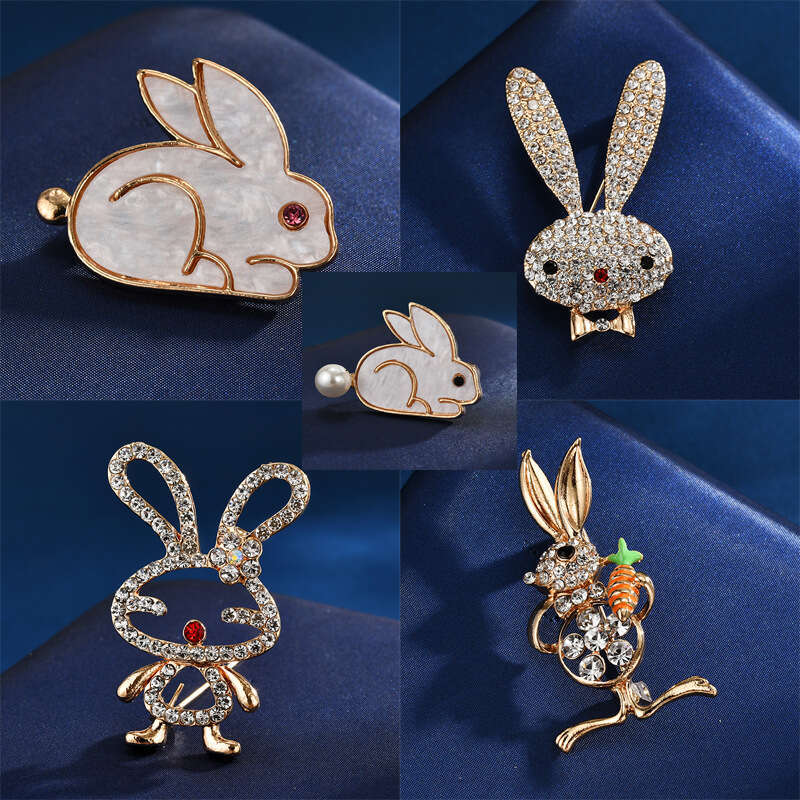 Fashion Hot-Selling Cute Little White Rabbit Rhinestone for Women High-End Suit Sweater Brooch Accessory Versatile Clothing Pin